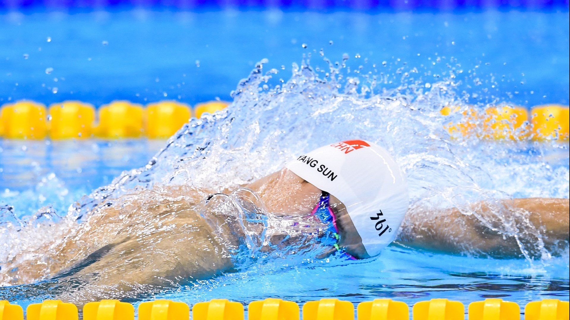 篮球赛季季后赛竞争白热化，篮球季后赛和常规赛的区别